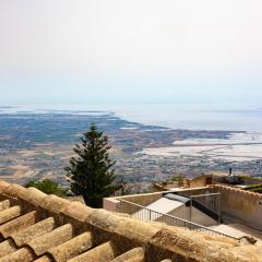 Erice Lovely Apt with Terrace and Stunning View