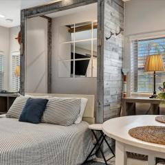 Quiet Corner Suite Heated Pool & 2 mins 2 beach