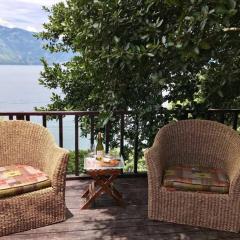 Beautiful Lake Front House AT001