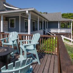 Large patio and hot tub near wine country