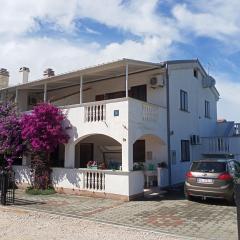 Apartments with parking space Drage, Biograd - 17392