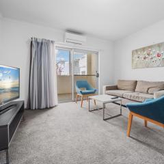 Lakeside 1-Bed Unit Conveniently by Shops DUPLICATE