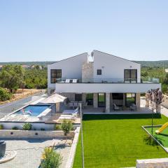 Nice Home In Sikovo With Sauna