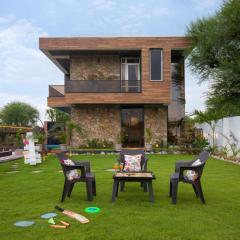 StayVista at Talin Farms with Mountain View, Pool