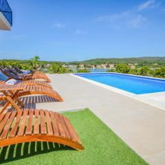 Gorgeous Home In Veli Rat With Wifi