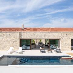 Luxury Villa Terra & Aria Dalmatica heated pool sauna & jacuzzi