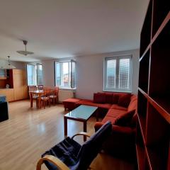 3 room Apartment near the train station and center