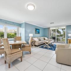 Steps from Beach I Luxurious Island 3 Bed Retreat
