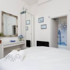 Dockyard Dreams - Close To Gunwharf!