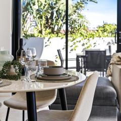 Modern 2-Bedroom Private Apartment on Low Floor in Broadbeach