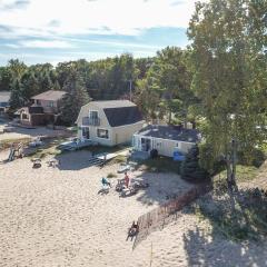 Beach Club of Oscoda - All 4 Beachfront Cottages