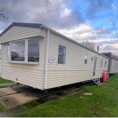 3 Bedroom Caravan - Sleeps 8 - Parking Wifi Pool