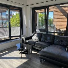 2-Bed Apartment Sleeps 5 - Free Parking - Balcony