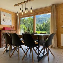 Chalet rénové spacieux près des commerces, à 200m du village et du lac, navette ski-bus gratuite - FR-1-624-118