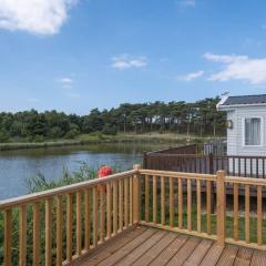 Pinewoods Lakeside Luxe no.3 - no dogs