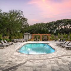 Vilano Rose Slps 24, 6Bds, 5 Bths, Pool, Wlk to Beach, Golf, Pets