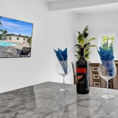 New ! Pool House 3-bedroom Home Victoria Park