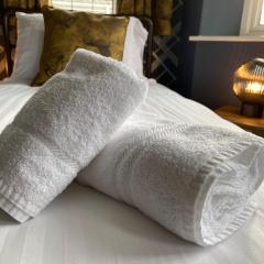 Eclectic Bungalow Parking Nr Beach