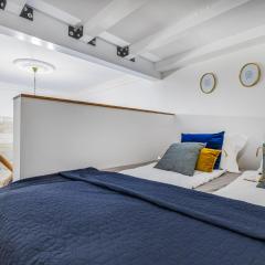 Christmas Market Designer Writer's Studio - AC - Quiet & Cozy Central Budapest