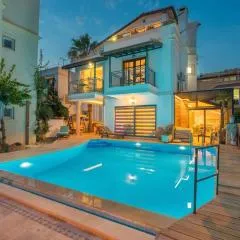 Kalkan Merkezde Havuzlu Apart