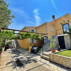 Apartments with parking space Silo, Krk - 18757