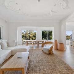 Luxe 3BR Full-Floor Suite with Views Darling Point
