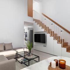 Calliope luxury loft with backyard