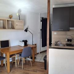 Studio cosy avec balcon, au centre de Brides-les-Bains, proche thermes et télécabine - FR-1-512-74