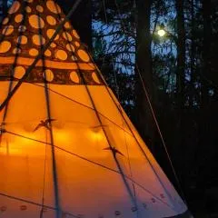 Sky Spirit -Luxury Glamping Tipi - Sleeps 2