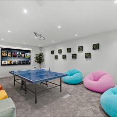 Stylish Abode in Leeds - Games Room - Parking