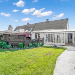 Holiday Home Anneke - 1-3km from the sea by Interhome