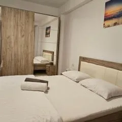 Holiday Apartment Mamaia Nord aproape de Plaja,Promenada,Restaurante Private Parking