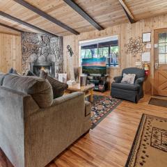 Granny's Love Shack - TRANQUIL RETREAT STEPS AWAY FROM THE NATIONAL FOREST!