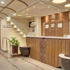 HVH Kashi Vishwanath - 400 meters from Kashi Vishwanath Temple & Ganga Aarti Ghat