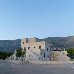 Mani Tsopakas Residences