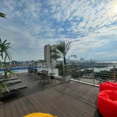 Luxe Paradise Premium Hotel Pham Hong Thai