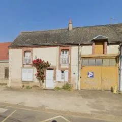 Escapade Paisible: Gîte pour 8 à Saint-Hilaire-sur-Yerre, Jardin Clos, Proche Chateaudun et Chartres - FR-1-581-131