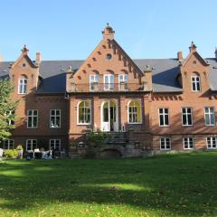 尼奇斯緹納貝格古斯住宿加早餐旅館