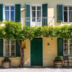 Luxe Villa, All Ensuites & Private Vineyard Views
