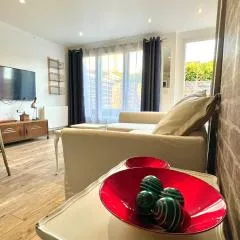 Luxury Stay with Terrace and AC 10 min to Paris