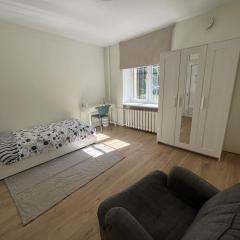 Private Room Steps from Old Town