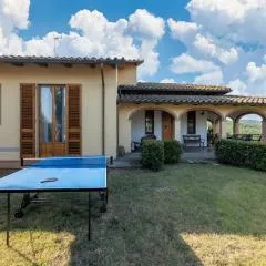 Spacious and bright house with private pool