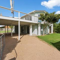 Imollu Beach House 5-Bed 2 5-Bath