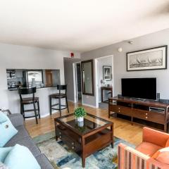 Spacious Apt Downtown