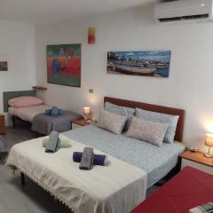 Super central studio, no noise, near seaside, shops