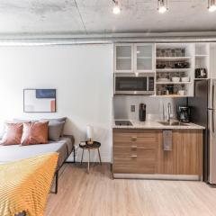 2 Studios apartment w prime location