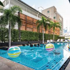 Solitaire Bangkok Sukhumvit 11