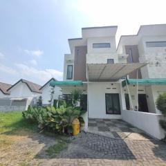 Villa di Karangploso Malang