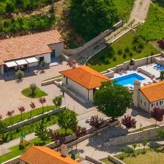 Holiday Home Villa Skavre
