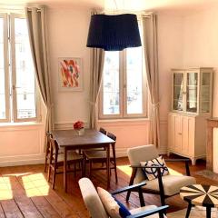 Exceptionnel Vieux Port 65m2 4-6 pers, wifi, patio